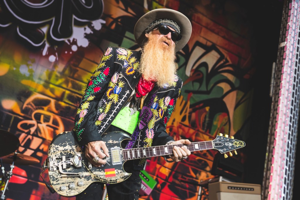 Article: ZZ Top Returns to Stage for First Show Since Drummer Frank Beard’s Death